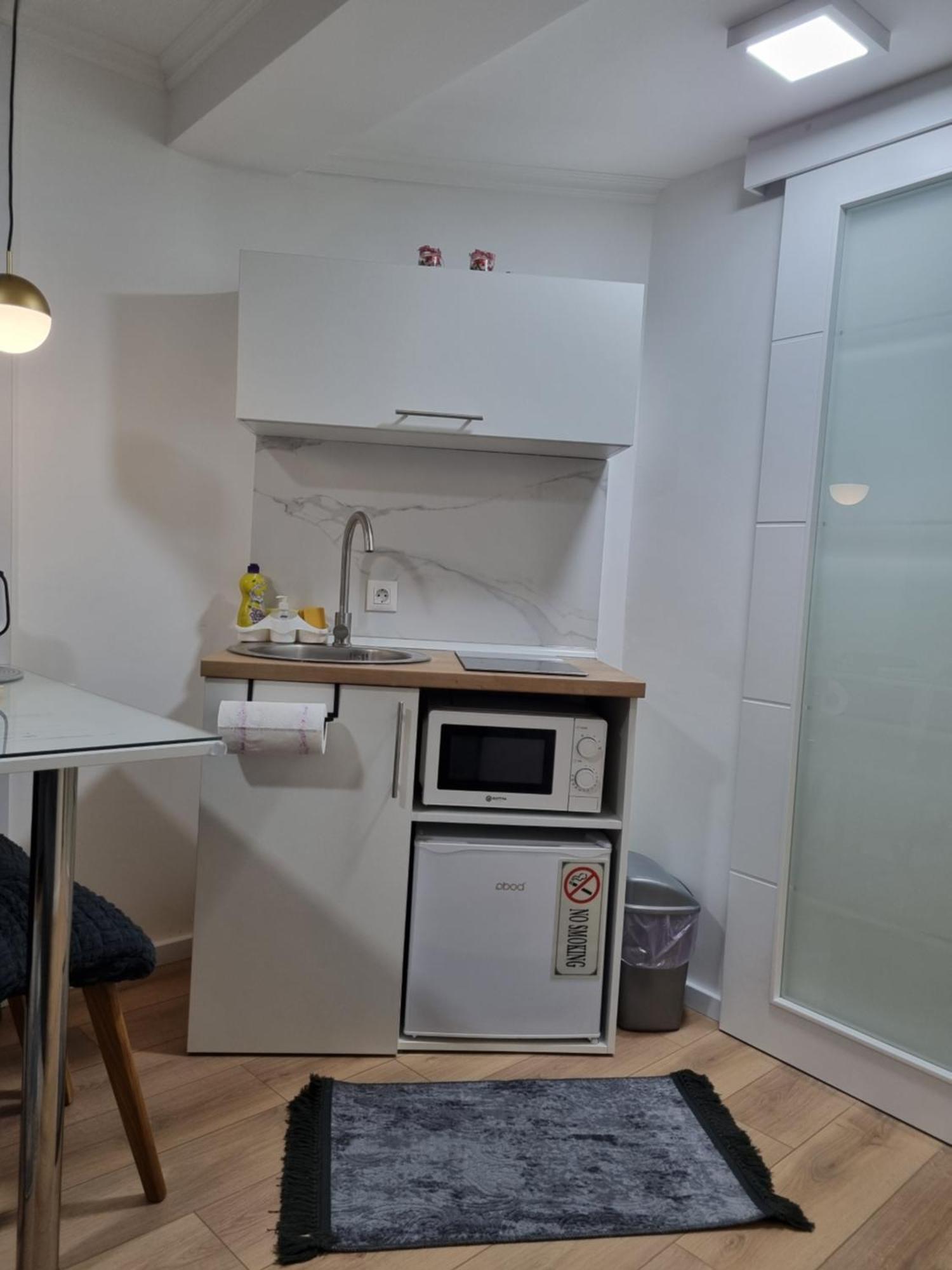מוסטר Apartments Deni מראה חיצוני תמונה