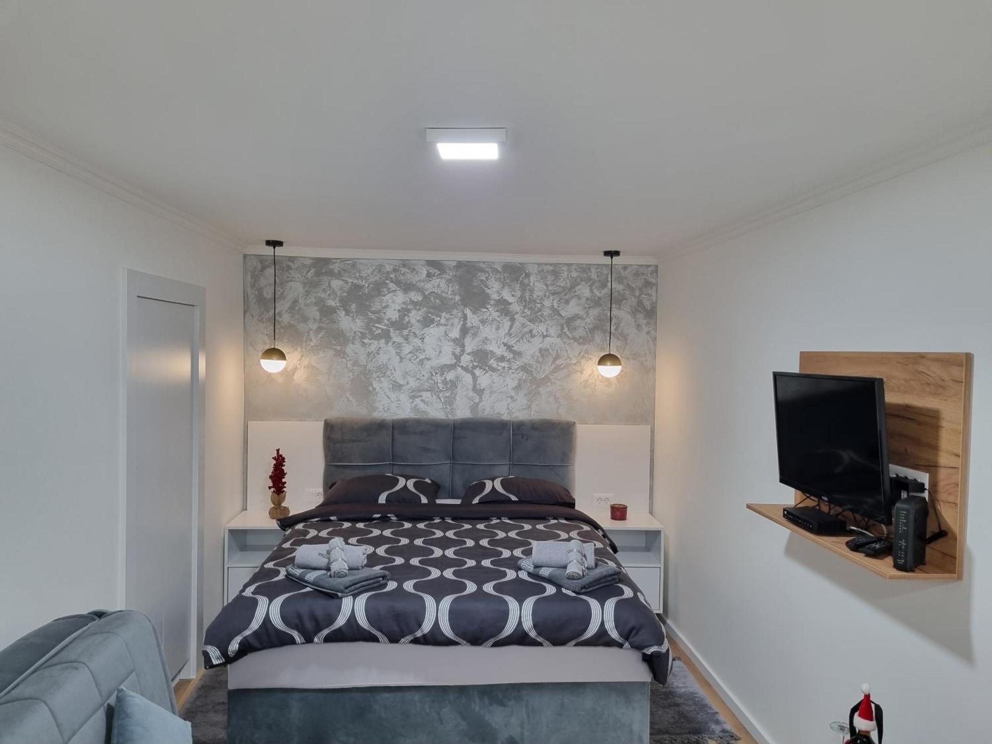 מוסטר Apartments Deni מראה חיצוני תמונה