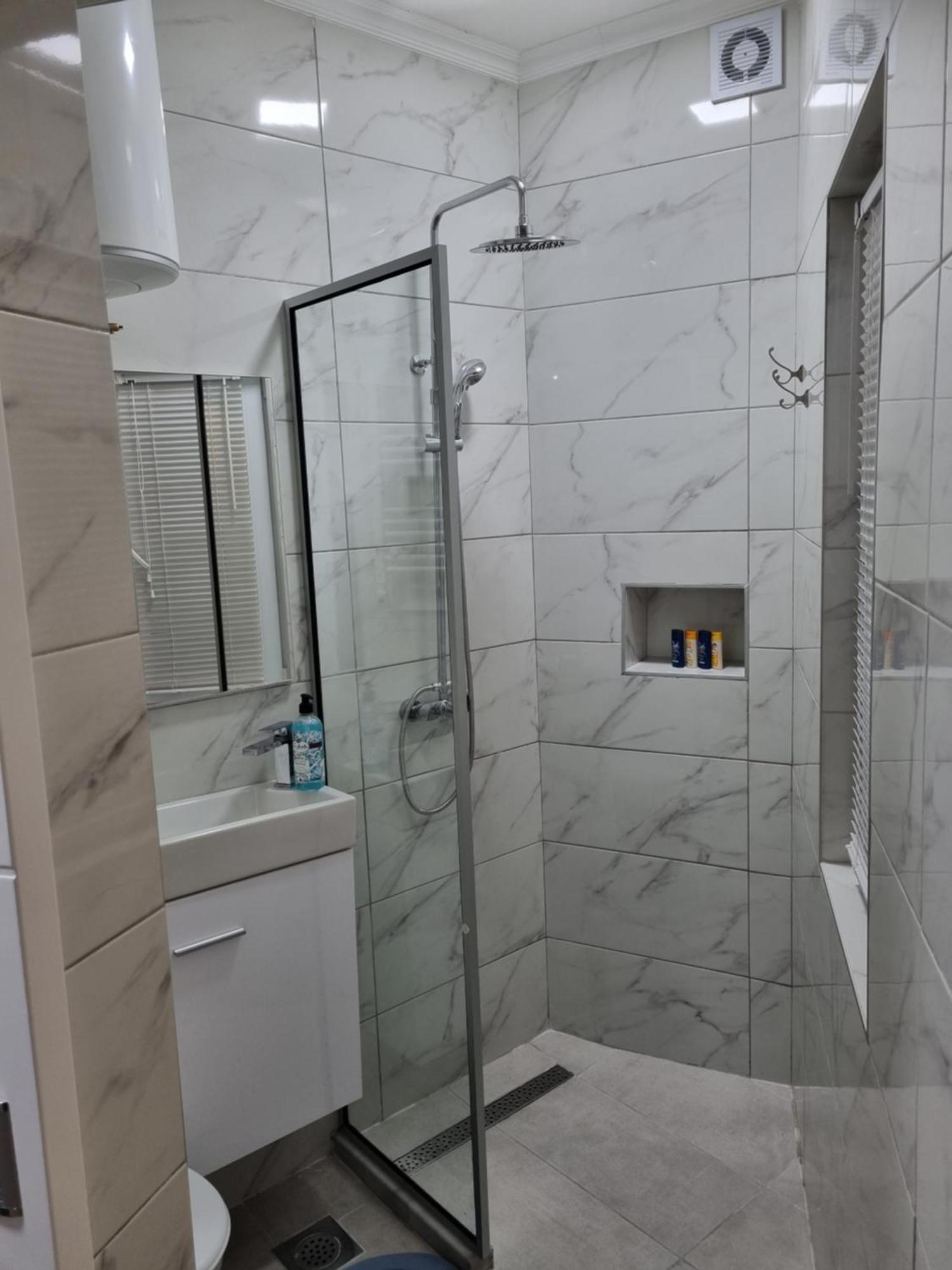 מוסטר Apartments Deni מראה חיצוני תמונה