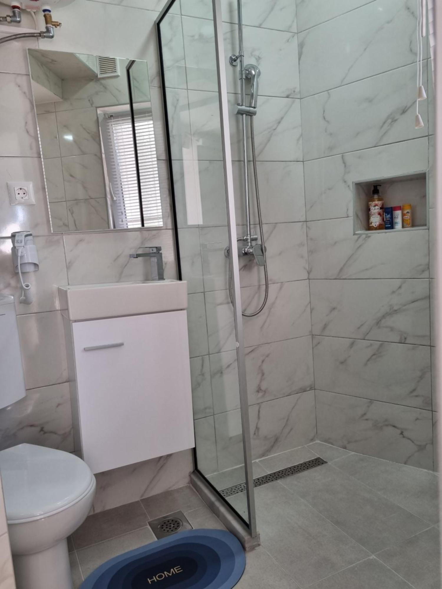 מוסטר Apartments Deni מראה חיצוני תמונה